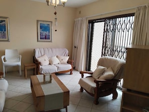 Living area - 39B Club Mykonos (eMdloti)