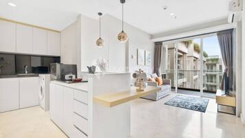 Apartment, 2 Bedrooms | Living area