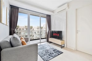 Apartment, 2 Bedrooms | Living area