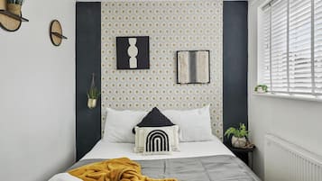 House, Multiple Beds | 2 bedrooms, iron/ironing board, free WiFi, bed sheets