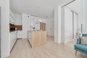 Apartment, 1 Bedroom, Balcony | Private kitchen | Microwave, oven, dishwasher, cookware/dishes/utensils - Apartments Nowa Papiernia by Renters (Wroclaw)