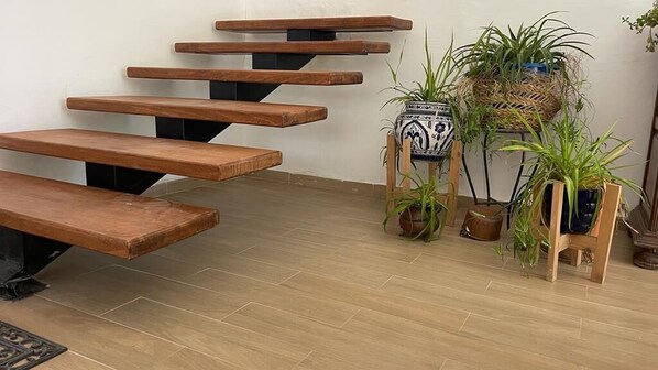 تفاصيل الفندق من الداخل