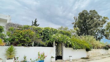 Mặt tiền nơi lưu trú