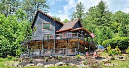 Moonshine River-Open for Bookings! River Front, Hot Tub, Game Room