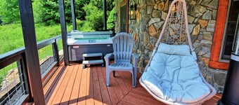 Discover Moonshine River-a river front 4-bedroom cabin perfect for 8 guests!