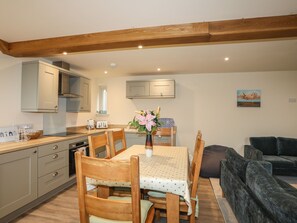 Dining - Pennant Igyn (Pwllheli)