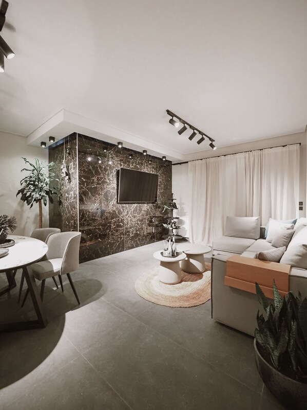 Living area - Lounge apartment 100 sqm luxury apartment in the center of Trikala with parking (Trikala)