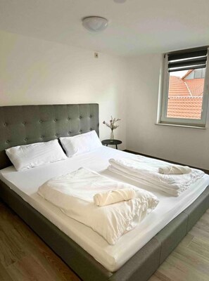 3 Schlafzimmer, Bügeleisen/Bügelbrett, WLAN, Bettwäsche