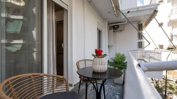 Design Apartment (Athens Hills B) | Balcón