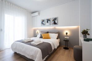 Exclusive Apartment (Athens Hills D) | Premium bedding, in-room safe, individually decorated - Seven Hills, Boutique Apartments (Athens)