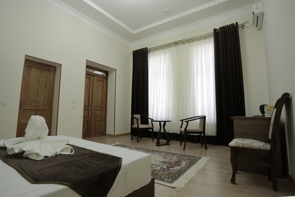 Economy Double Room | 1 bedroom, individually furnished, desk, laptop workspace