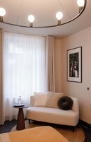 Caja de seguridad en la habitación y escritorio 