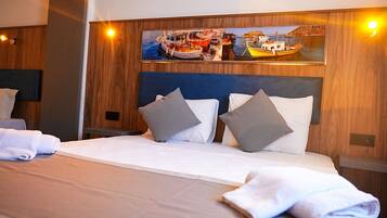 Quarto standard | 1 quarto, frigobar, cofres nos quartos, escrivaninha