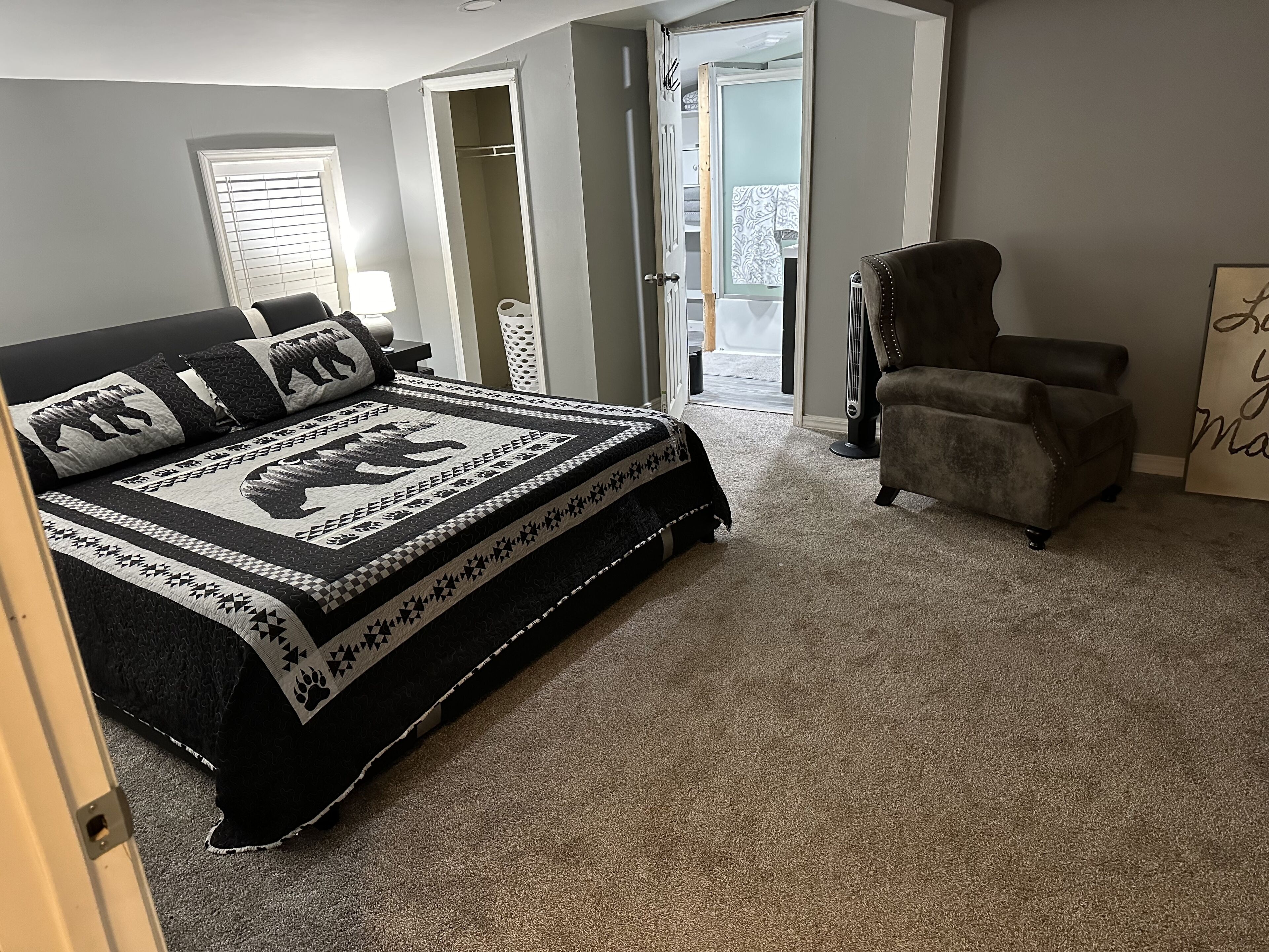 3 slaapkamers, een bureau, gratis wifi, beddengoed