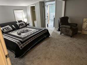 3 chambres, bureau, Wi-Fi gratuit, draps fournis