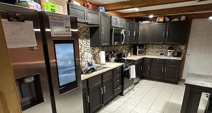 3 bedroom 2 bathroom house close to all tourist attractions
