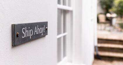 Stylish Apartment in the Heart of Appledore