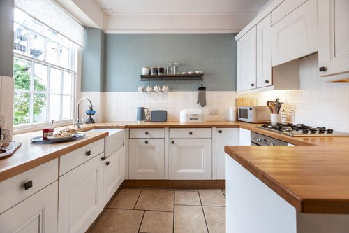 Stylish Apartment in the Heart of Appledore