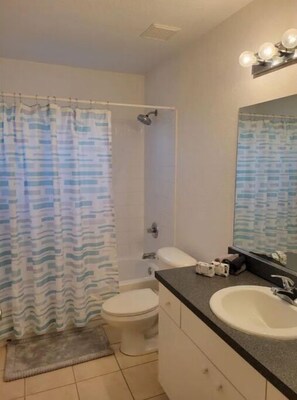 مجففات شعر، مناشف، صابون، شامبو