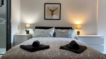 Executive Apartment | Desk, laptop workspace, soundproofing, iron/ironing board