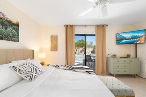 4 habitaciones, escritorio y tabla de planchar con plancha 