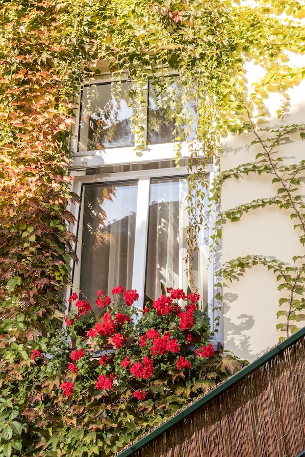 Exterior detail - Cracow Best Location Apartment with Garden by Cozyplace (Kraków)