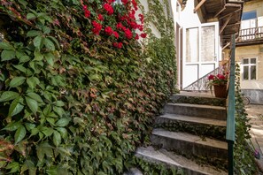 Exterior detail - Cracow Best Location Apartment with Garden by Cozyplace (Kraków)