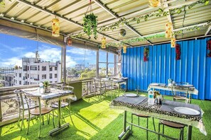 Daily buffet breakfast (INR 500 per person) - The Airport Residency (Jaipur)