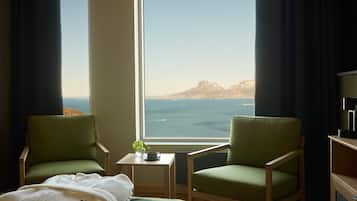 Minibar, wifi gratis y ropa de cama