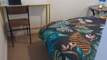Iron/ironing board, free WiFi, bed sheets