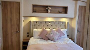 Chalet | 2 bedrooms, iron/ironing board, free WiFi, bed sheets