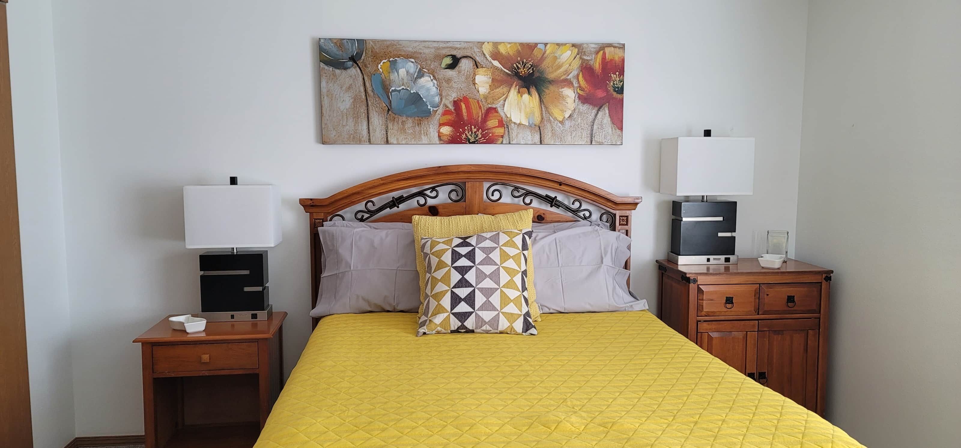 2 bedrooms, desk, iron/ironing board, travel crib