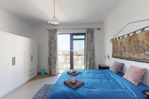2 bedrooms, iron/ironing board, WiFi, bed sheets - St Julians modern 2-bedroom apartment (St. Julian`s)