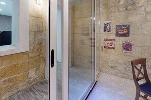 Interior - Central Valletta - 1 Bedroom maisonnette (Il-Belt Valletta)