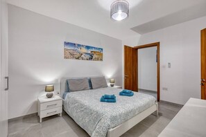 Iron/ironing board, WiFi, bed sheets - Modern 3-bedroom apartment Pieta (Tal-Pietà)