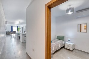 Iron/ironing board, WiFi, bed sheets - Modern 3-bedroom apartment Pieta (Tal-Pietà)