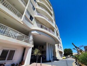 Exterior - St Julians - Balluta bay 2 bedroom apartment (San Giljan)