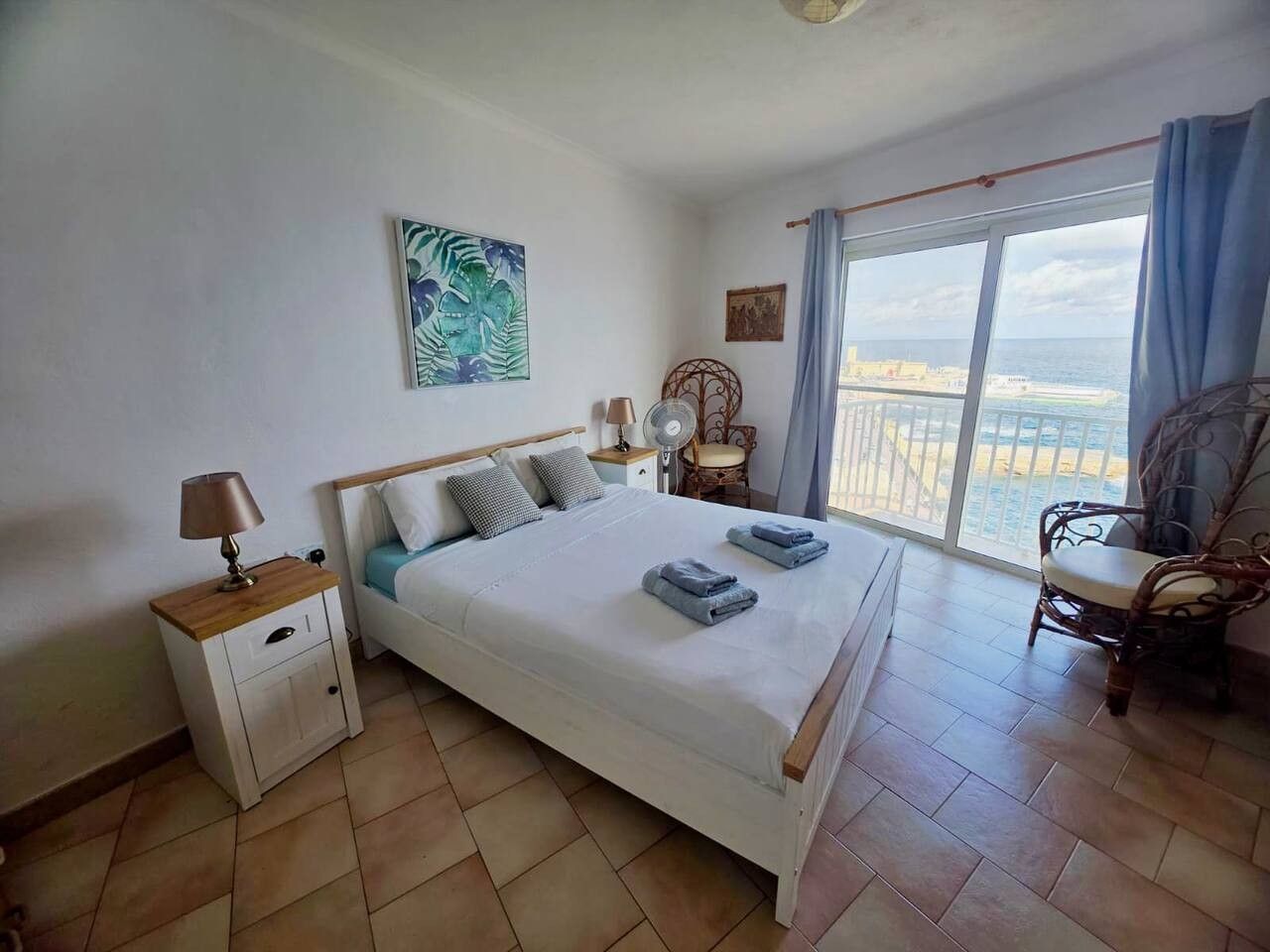 2 habitaciones, tabla de planchar con plancha y wifi 