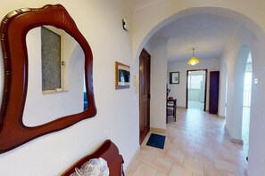 Interior - 6th floor seafront apartment with open sea views. (Tas-Sliema)
