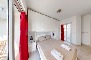 2 多间卧室、熨斗/熨衣板、WiFi、床单