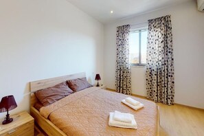 2 habitaciones, tabla de planchar con plancha y wifi 