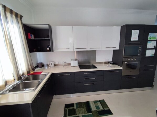 Fridge, microwave, oven, dishwasher