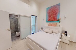 Iron/ironing board, WiFi