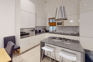 Fridge, microwave, oven, dishwasher