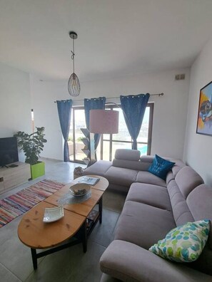 Téléviseur, bureau