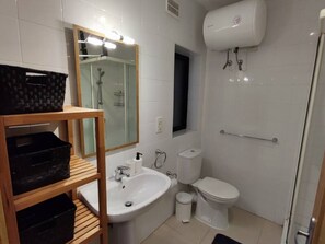 Hair dryer, towels - Spinola Bayview Apartment (San Ġiljan)