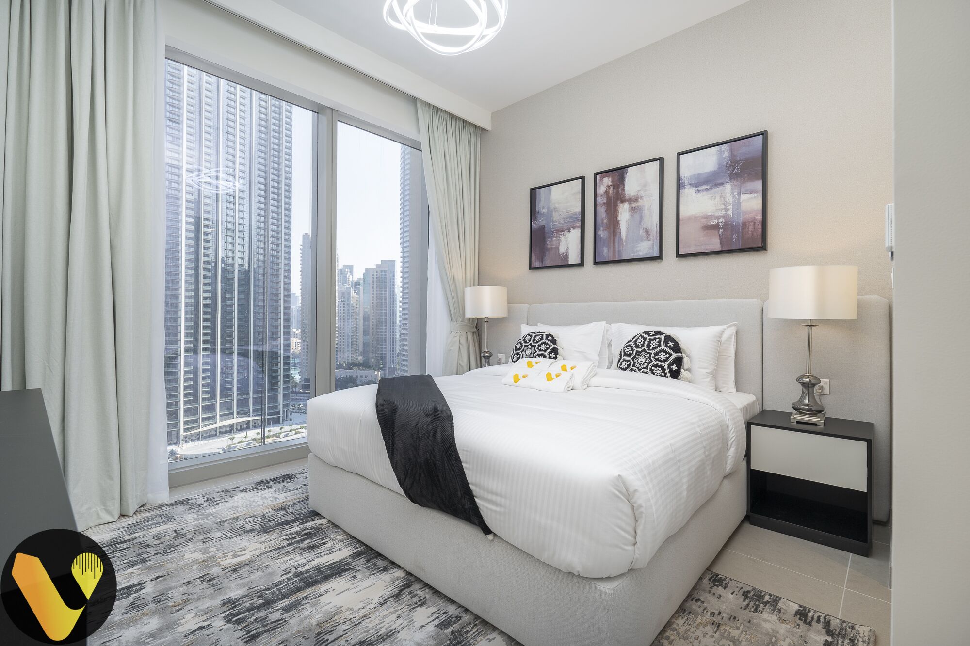 Elite Apartment | Egyptian cotton sheets, premium bedding, in-room safe