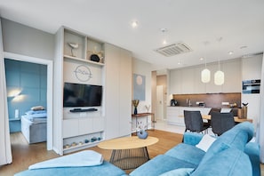 Superior Apartment | Living area | 14-inch LCD TV with cable channels - Apartamenty Świnoujście - Seaside Garden (Swinoujscie)