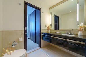 Bathroom - Marco Polo - Splendid 1 BR | Address Marina | Premium Amenities (Dubai)