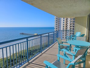 Appartement, 3 slaapkamers | Uitzicht vanaf balkon
